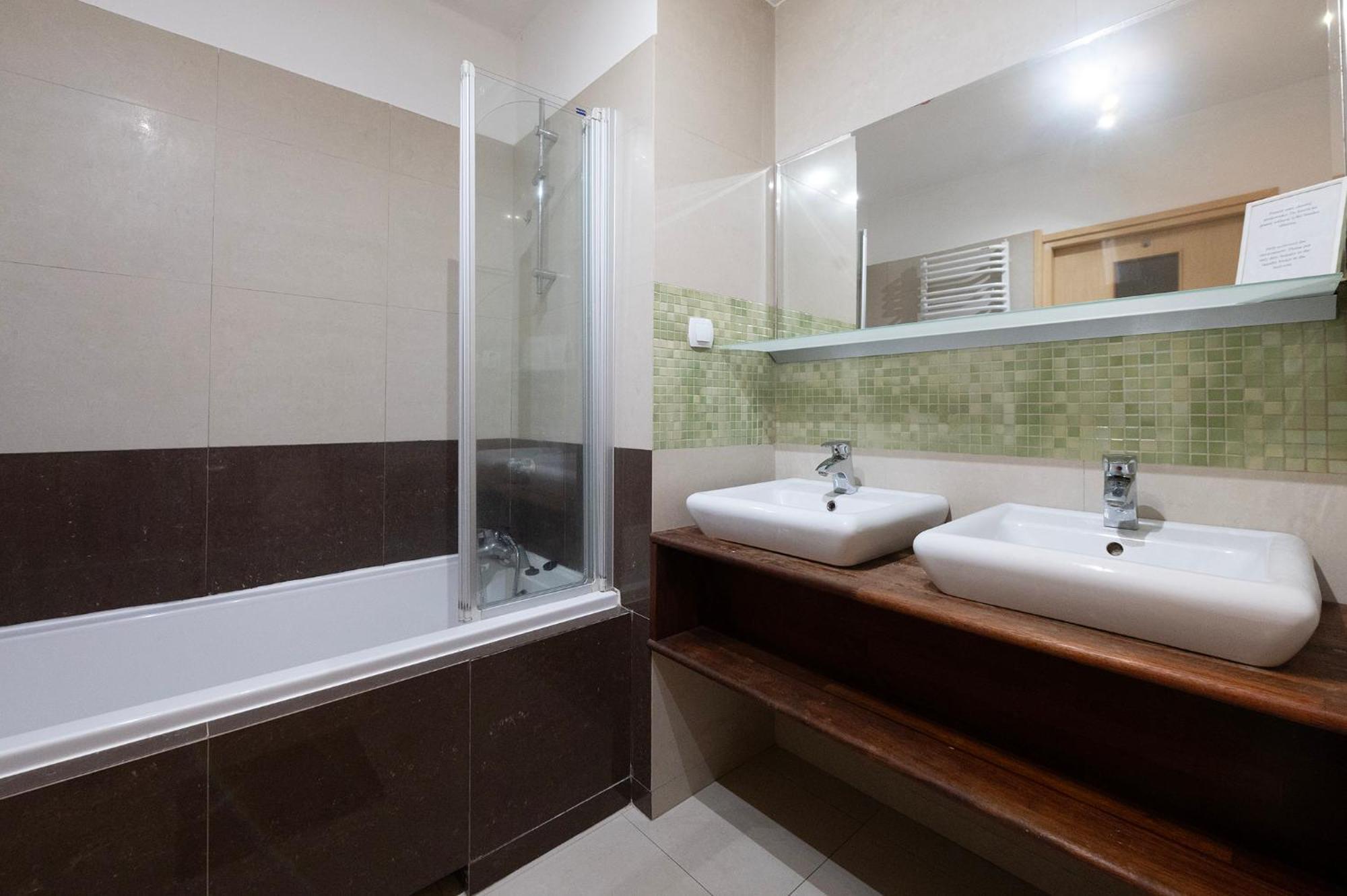 Essence Of Lodz-145M!Central-Secured-Comfy18Ppl!&Freeparking Exterior photo